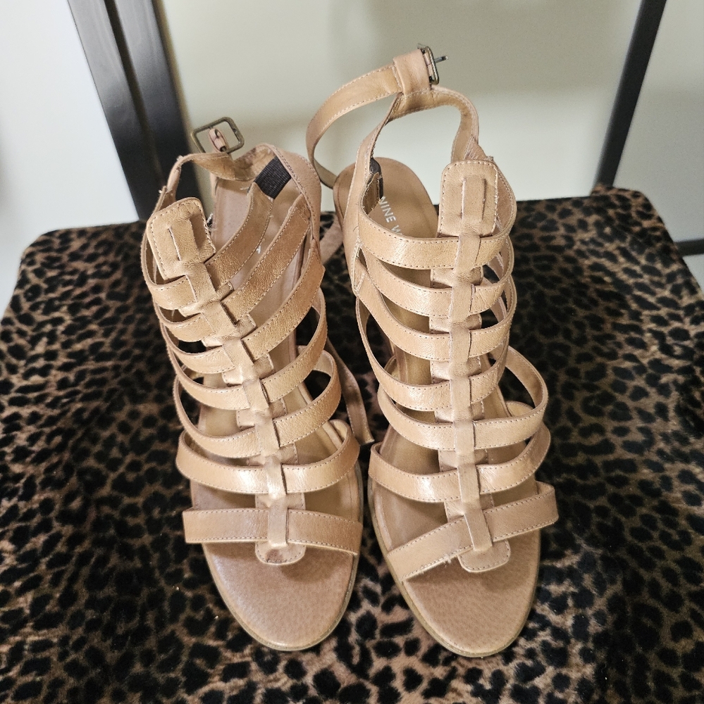 STYLISH NINE WEST TAN/CAMEL LEATHER WEDGE SANDALS SIZE 12